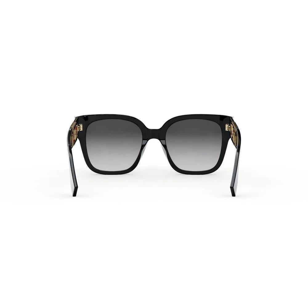 Fendi FE40063I 20A Sunglasses Transparent Grey Square Frame, Grey Lenses Fendi FE40063I 20A Sunglasses Transparent Grey Square Frame  main image 4